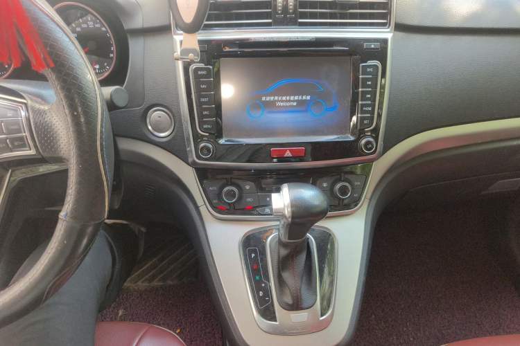 Used Haval H6 2017 Red-Label Sport Edition 1.5T Automatic Two-Wheel Drive Luxury Model Audio And AC Panel
