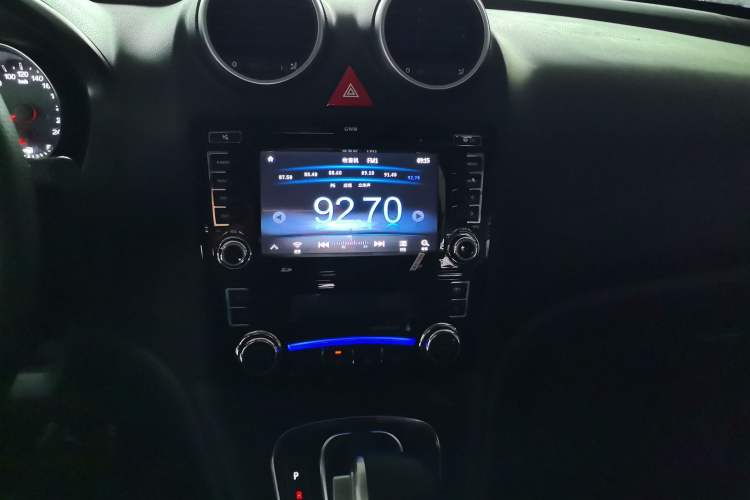 Used Haval H6 2017 Classic Edition 1.5T Automatic Two-Wheel Drive Elite Model Audio And AC Panel