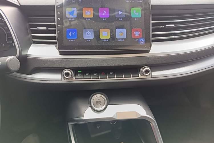 Used Haval H6 2017 Blue Label 2.0T Automatic Two-Wheel Drive Smart Edition Audio And AC Panel