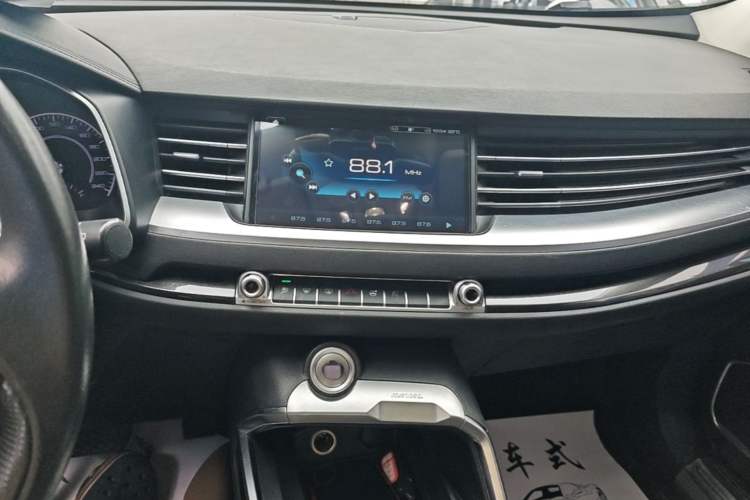 Used Haval H6 2017 Blue Label 1.5T Automatic Two-Wheel Drive ZhiShang Model Audio And AC Panel