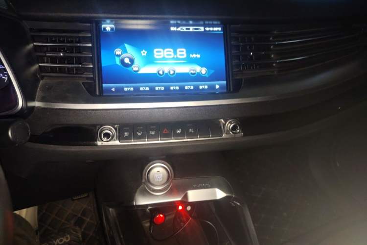 Used Haval H6 2017 Red-Label 1.5T Automatic Two-Wheel Drive Smart Edition Audio And AC Panel