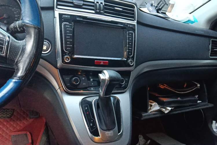 Used Haval H6 2017 Blue Label Sport Edition 1.5T Automatic Two-Wheel Drive Luxury Model Audio And AC Panel