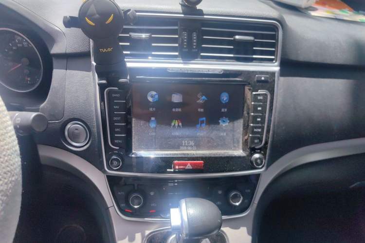 Used Haval H6 2017 Blue Label Sport Edition 1.5T Automatic Two-Wheel Drive Luxury Model Audio And AC Panel