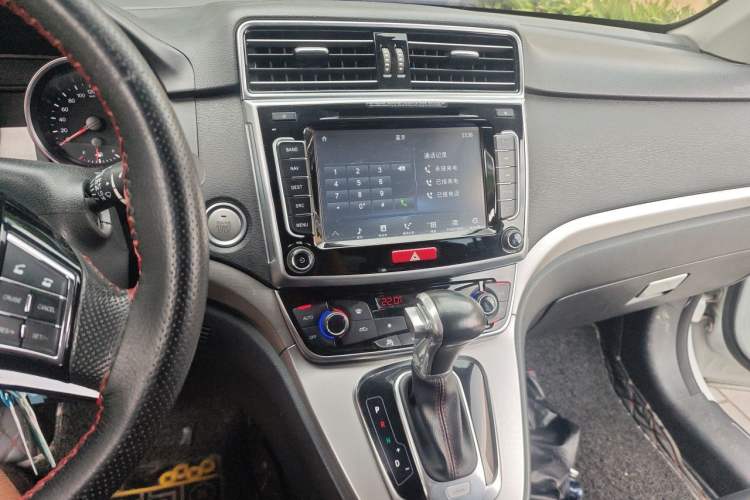 Used Haval H6 2017 Revised Red-Label Sport Version 1.5T Automatic Two-Wheel Drive Premium Edition Audio And AC Panel