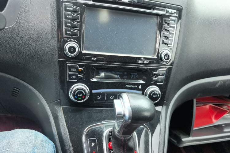 Used Haval H6 2017 Classic Edition 1.5T Automatic Two-Wheel Drive Urban Model Audio And AC Panel