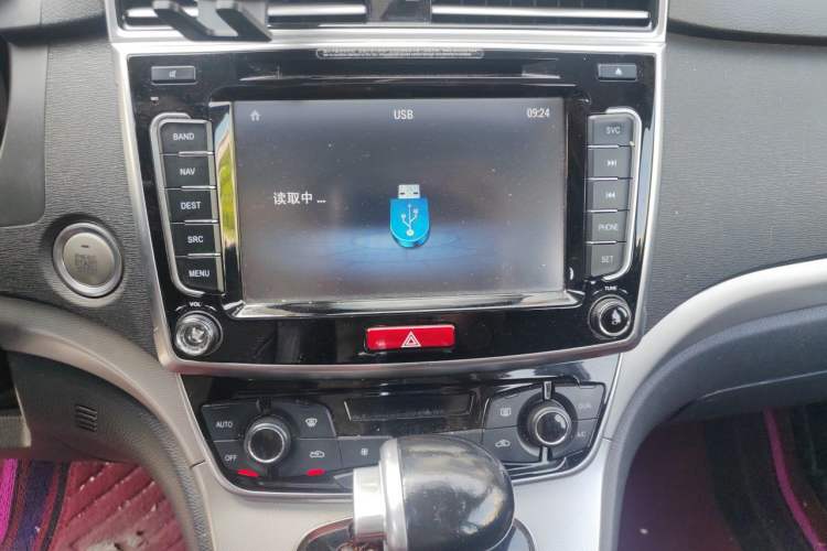 Used Haval H6 2017 Blue Label Sport Edition 1.5T Automatic Two-Wheel Drive Luxury Model Audio And AC Panel