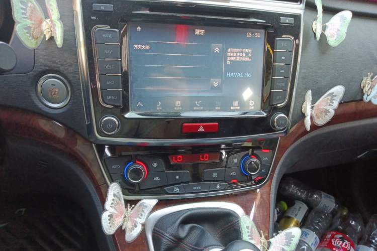 Used Haval H6 2017 Red-Label Sport Edition 1.5T Manual Two-Wheel Drive Elite Model Audio And AC Panel