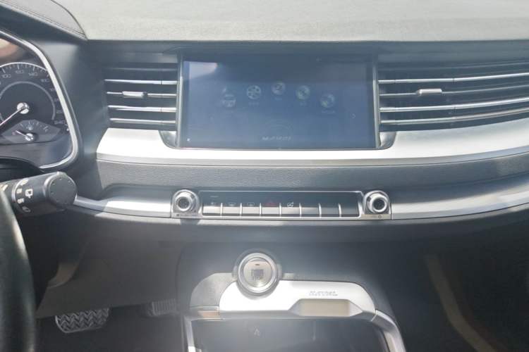 Used Haval H6 2017 Blue Label 2.0T Automatic Two-Wheel Drive Smart Edition Audio And AC Panel