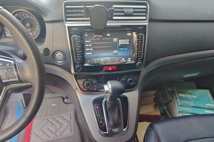 Used Haval H6 2017 Red-Label Sport Edition 1.5T Automatic Two-Wheel Drive Luxury Model Audio And AC Panel