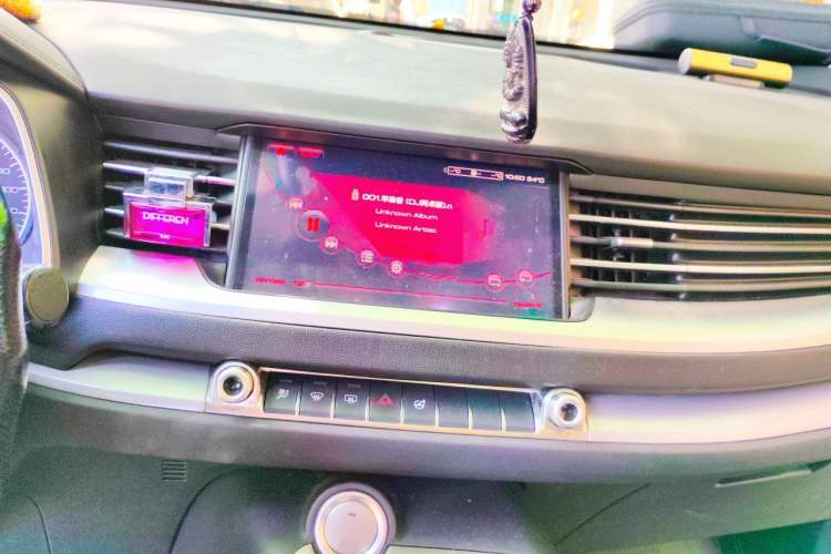 Used Haval H6 2017 Blue Label 2.0T Automatic Two-Wheel Drive Smart Edition Audio And AC Panel