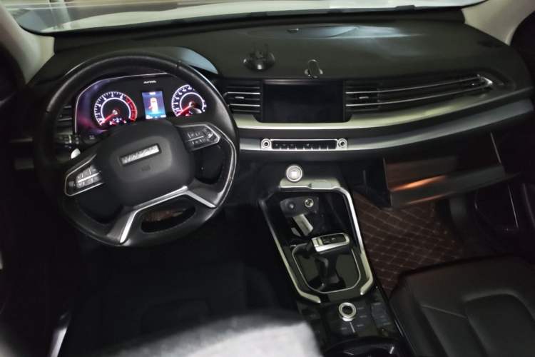 Used Haval H6 2017 Blue Label 2.0T Automatic Two-Wheel Drive Smart Edition Center Console