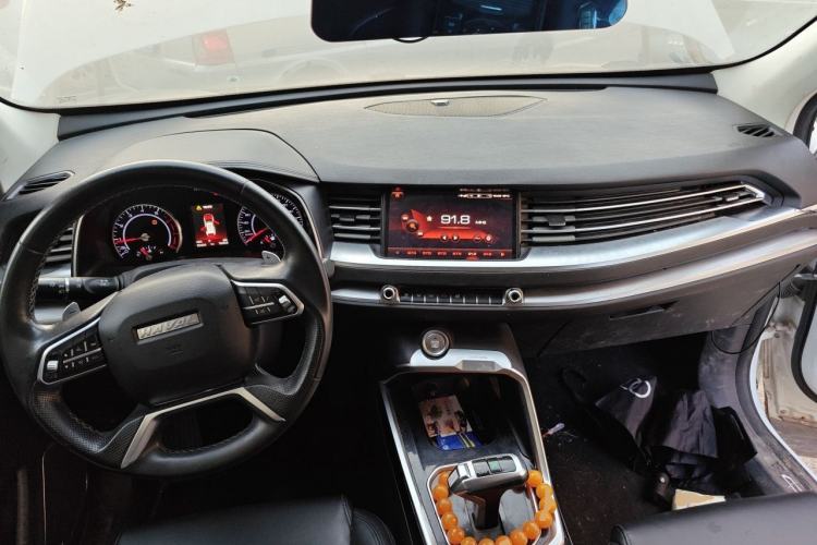 Used Haval H6 2017 Red-Label 1.3T Automatic Two-Wheel Drive Fashion Edition Center Console