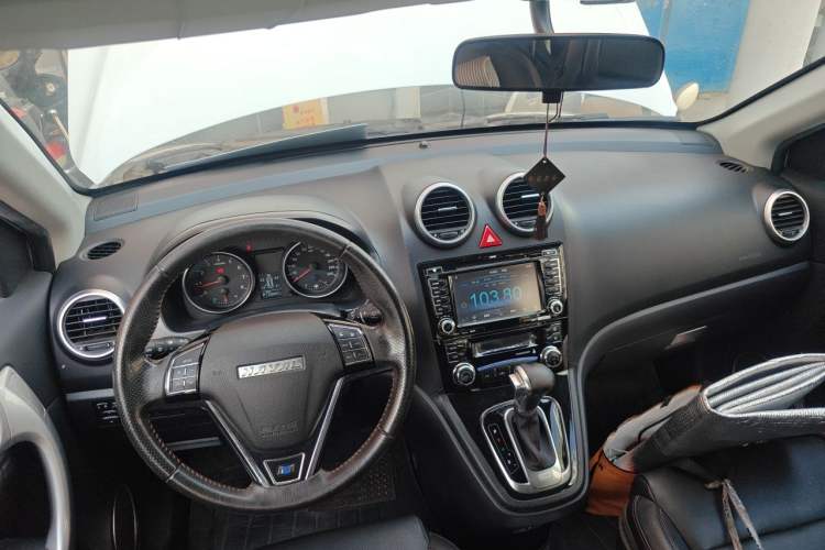 Used Haval H6 2017 Classic Edition 1.5T Automatic Two-Wheel Drive Elite Model Center Console