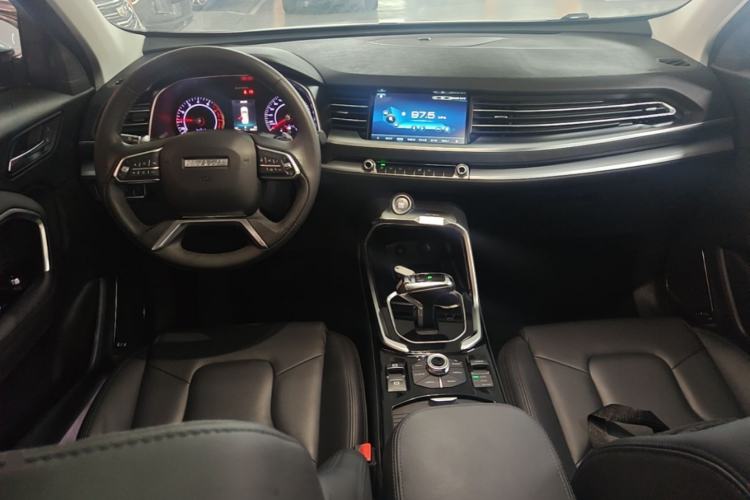 Used Haval H6 2017 Red Label 2.0T Automatic Two-Wheel Drive ZhiShang Model Center Console