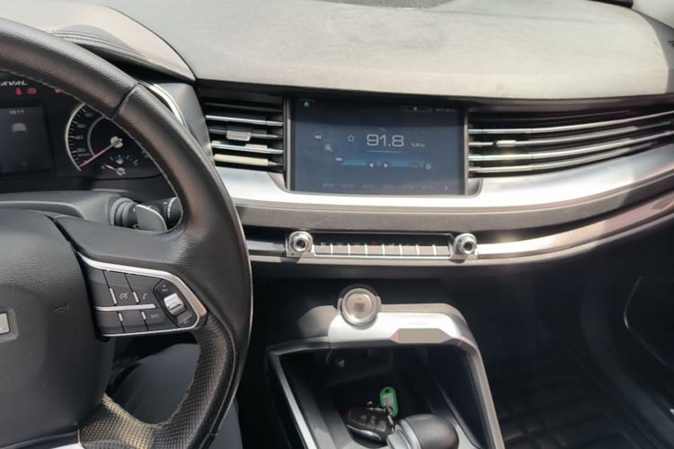 Used Haval H6 2017 Blue Label 1.5T Automatic Two-Wheel Drive ZhiShang Model Center Console