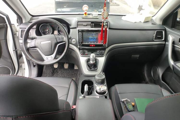 Used Haval H6 2017 Blue Label Sport Edition 1.5T Manual Two-Wheel Drive Elite Model Center Console
