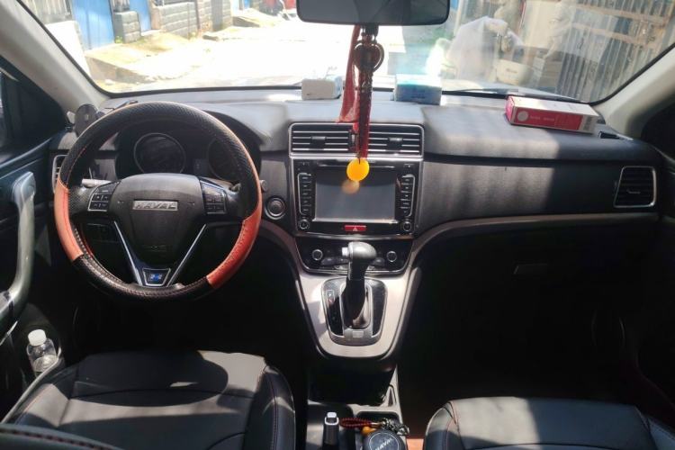 Used Haval H6 2017 Revised Blue-Label Sport Version 1.5T Automatic Two-Wheel Drive Luxury Trim Center Console