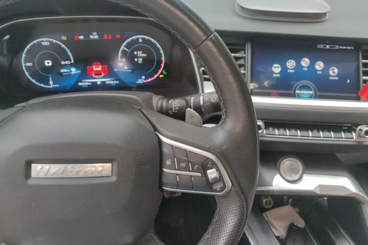 Used Haval H6 2017 Blue Label 2.0T Automatic Two-Wheel Drive Leading Model Center Console