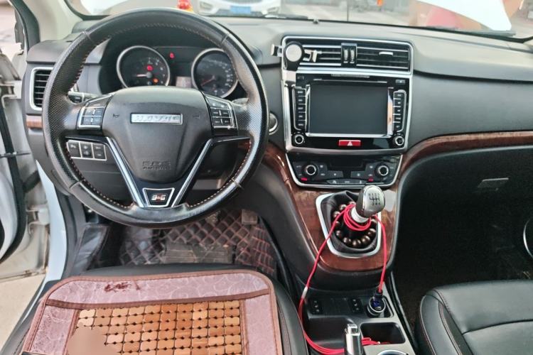 Used Haval H6 2017 Red-Label Sport Edition 1.5T Manual Two-Wheel Drive Elite Model Center Console