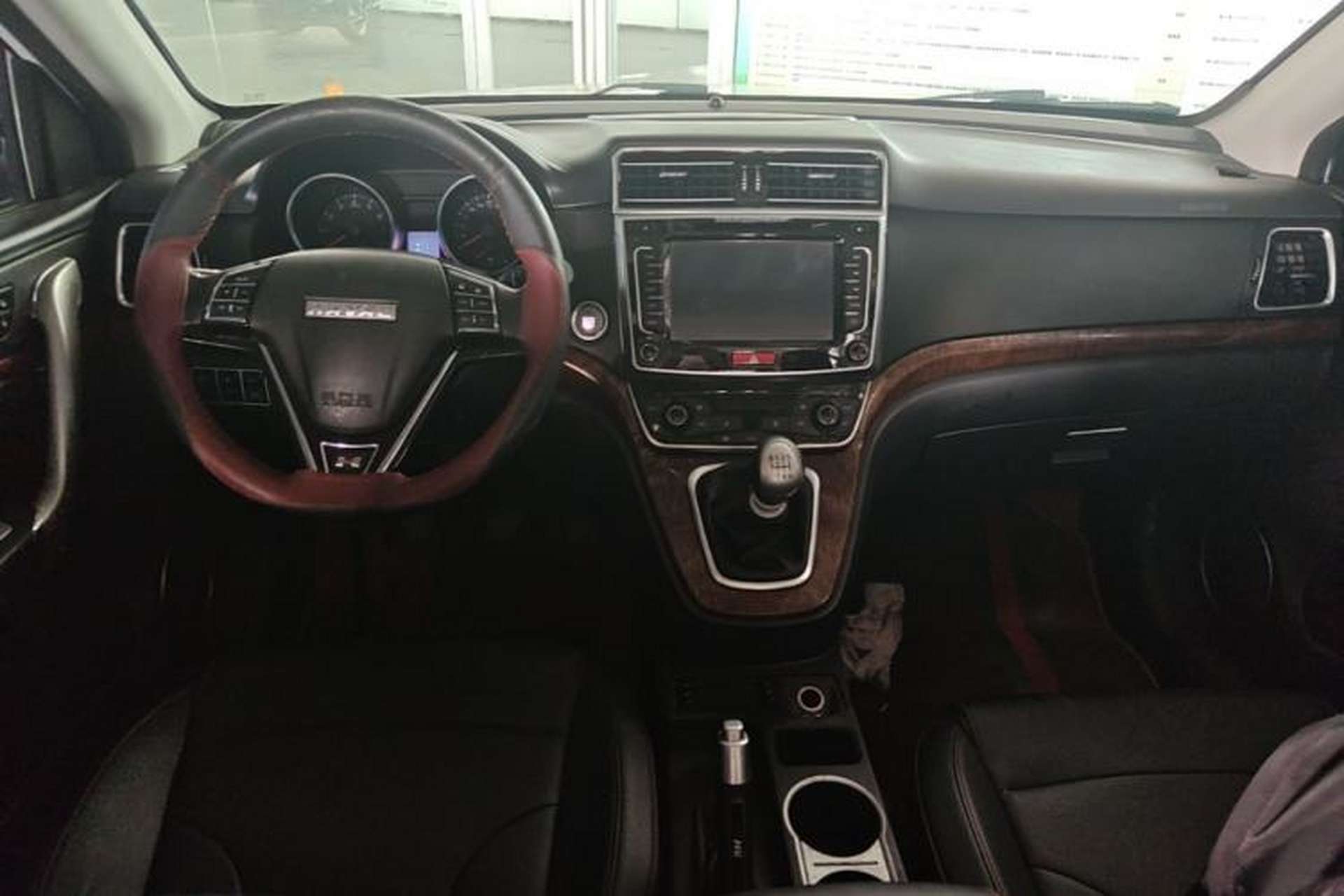 Used Haval H6 2017 Red-Label Sport Edition 1.5T Manual Two-Wheel Drive Elite Model Center Console