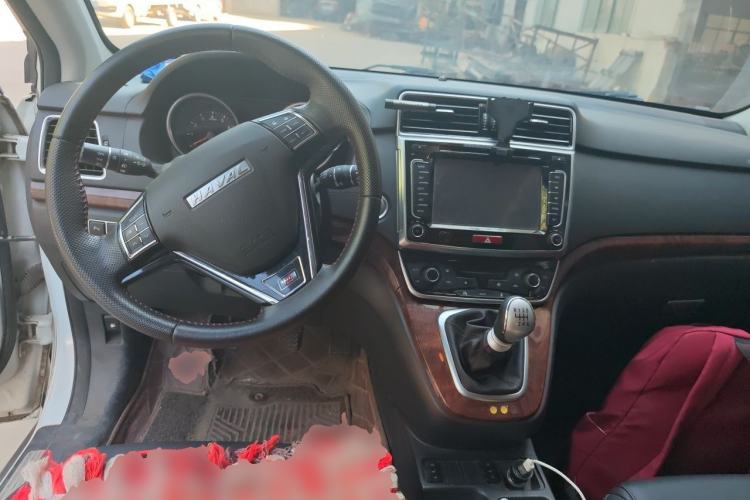 Used Haval H6 2017 Red-Label Sport Edition 1.5T Manual Two-Wheel Drive Elite Model Center Console