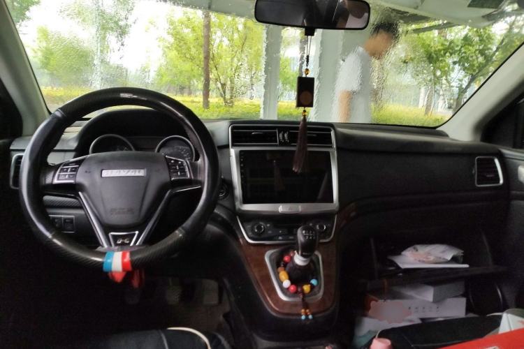 Used Haval H6 2017 Red-Label Sport Edition 1.5T Manual Two-Wheel Drive Elite Model Center Console