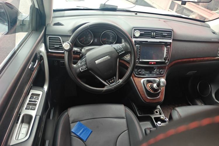 Used Haval H6 2017 Red-Label Sport Edition 1.5T Manual Two-Wheel Drive Elite Model Center Console