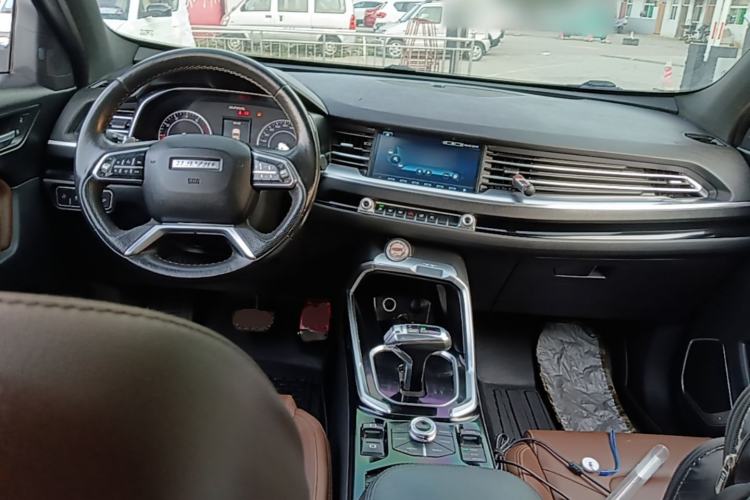 Used Haval H6 2017 Red-Label 1.3T Automatic Two-Wheel Drive ZhiShang Model Center Console