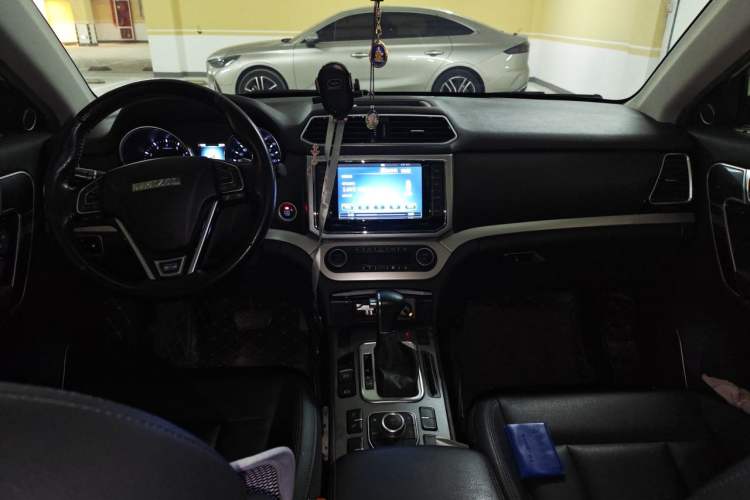 Used Haval H6 2017 Blue Label Sport Edition 1.5T Automatic Two-Wheel Drive Luxury Model Center Console