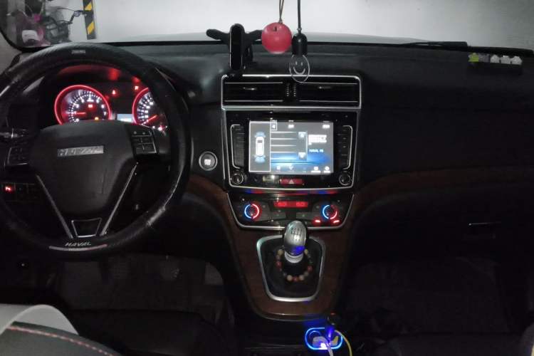 Used Haval H6 2017 Red-Label Sport Edition 1.5T Manual Two-Wheel Drive Elite Model Center Console