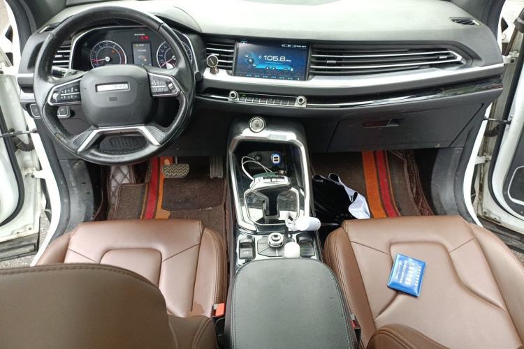 Used Haval H6 2017 Red Label 2.0T Automatic Two-Wheel Drive ZhiShang Model Center Console
