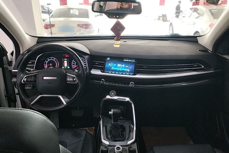 Used Haval H6 2017 Blue Label 1.5T Automatic Two-Wheel Drive ZhiShang Model Center Console