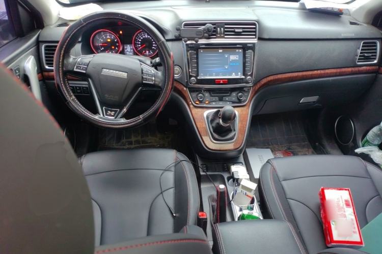 Used Haval H6 2017 Red-Label Sport Edition 1.5T Manual Two-Wheel Drive Elite Model Center Console