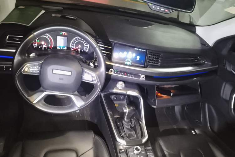 Used Haval H6 2017 Blue Label 1.5T Automatic Two-Wheel Drive ZhiShang Model Center Console