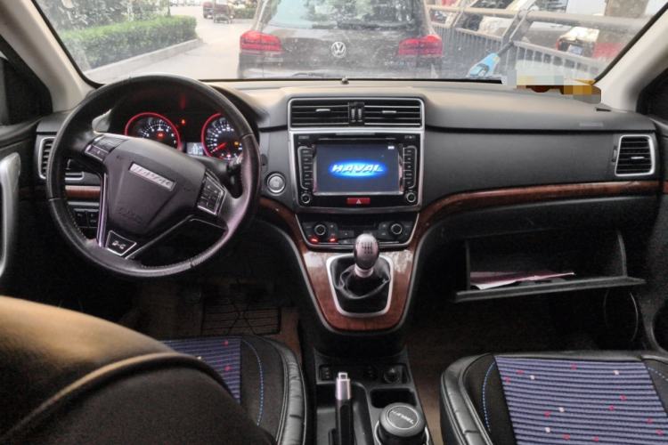 Used Haval H6 2017 Red-Label Sport Edition 1.5T Manual Two-Wheel Drive Elite Model Center Console