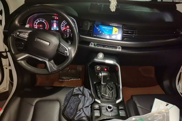 Used Haval H6 2017 Blue Label 1.5T Automatic Two-Wheel Drive ZhiShang Model Center Console