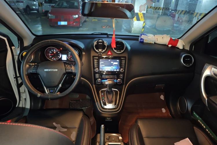 Used Haval H6 2017 Classic Edition 1.5T Automatic Two-Wheel Drive Elite Model Center Console