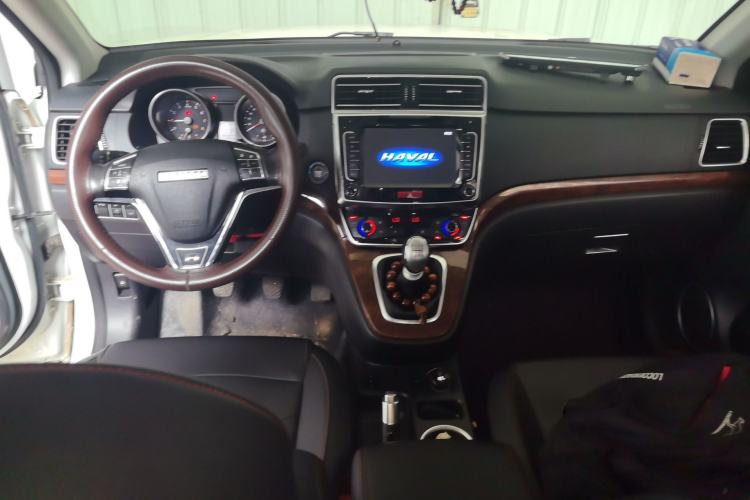 Used Haval H6 2017 Red-Label Sport Edition 1.5T Manual Two-Wheel Drive Elite Model Center Console