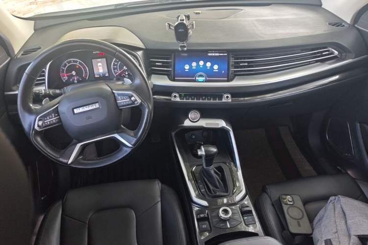 Used Haval H6 2017 Blue Label 1.5T Automatic Two-Wheel Drive ZhiShang Model Center Console