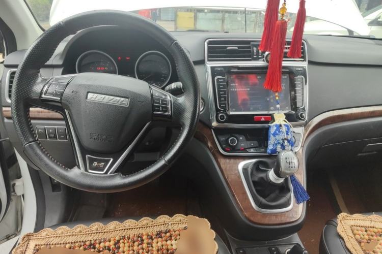 Used Haval H6 2017 Red-Label Sport Edition 1.5T Manual Two-Wheel Drive Elite Model Center Console