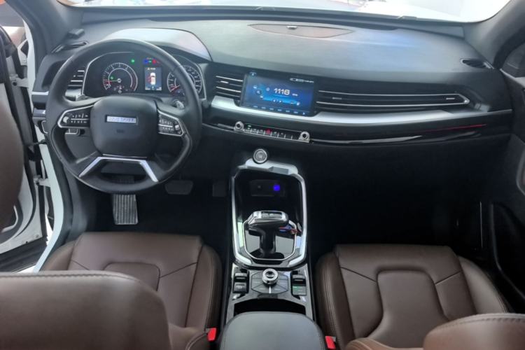 Used Haval H6 2017 Red Label 2.0T Automatic Two-Wheel Drive ZhiShang Model Center Console