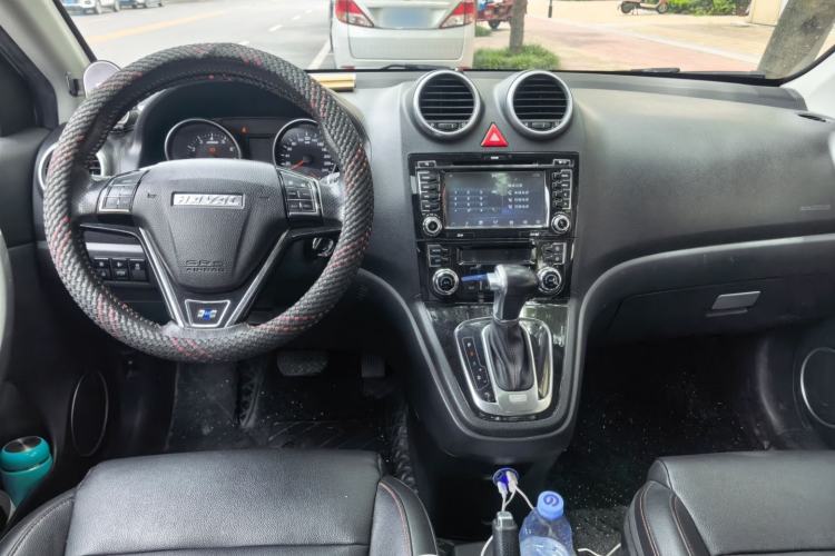 Used Haval H6 2017 Classic Edition 1.5T Automatic Two-Wheel Drive Elite Model Center Console