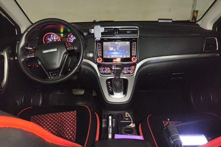 Used Haval H6 2017 Red-Label Sport Edition 1.5T Automatic Two-Wheel Drive Luxury Model Center Console