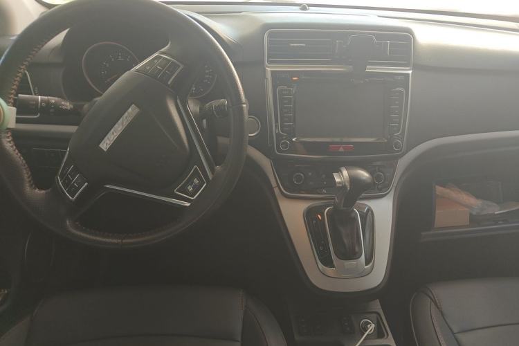 Used Haval H6 2017 Blue Label Sport Edition 1.5T Automatic Two-Wheel Drive Luxury Model Center Console