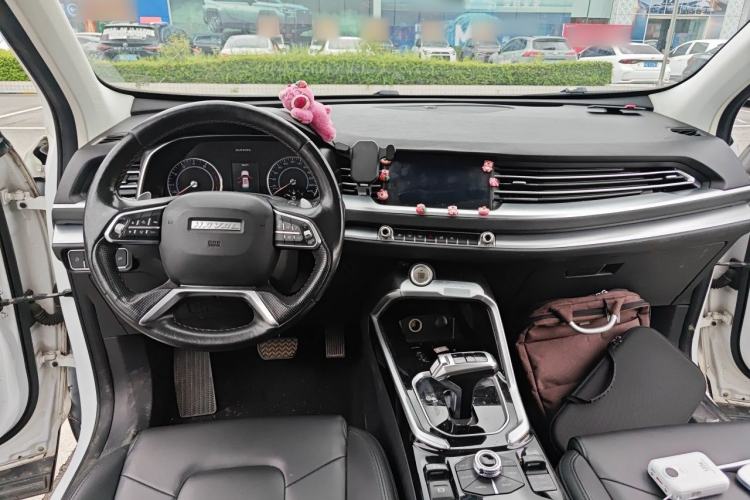 Used Haval H6 2017 Red Label 2.0T Automatic Two-Wheel Drive ZhiShang Model Center Console