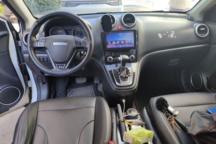 Used Haval H6 2017 Classic Edition 1.5T Automatic Two-Wheel Drive Urban Model Center Console