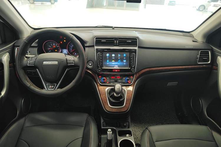 Used Haval H6 2017 Red-Label Sport Edition 1.5T Manual Two-Wheel Drive Elite Model Center Console