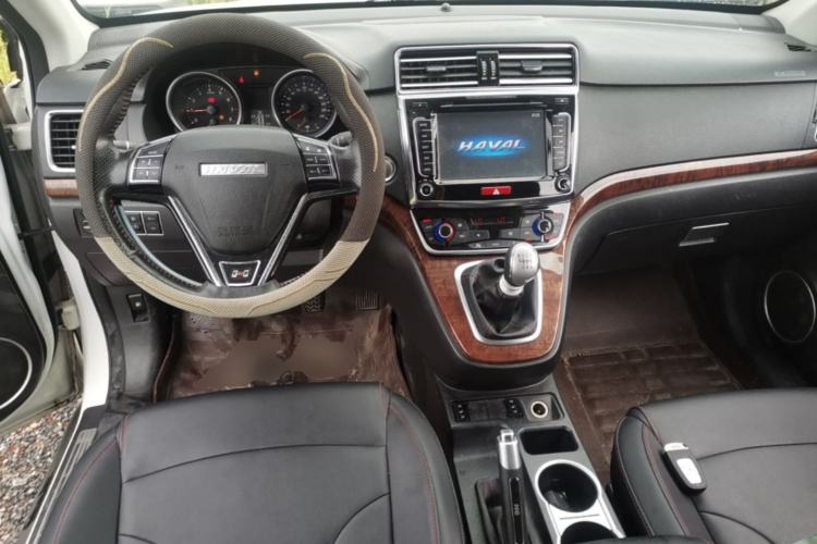 Used Haval H6 2017 Red-Label Sport Edition 1.5T Manual Two-Wheel Drive Elite Model Center Console