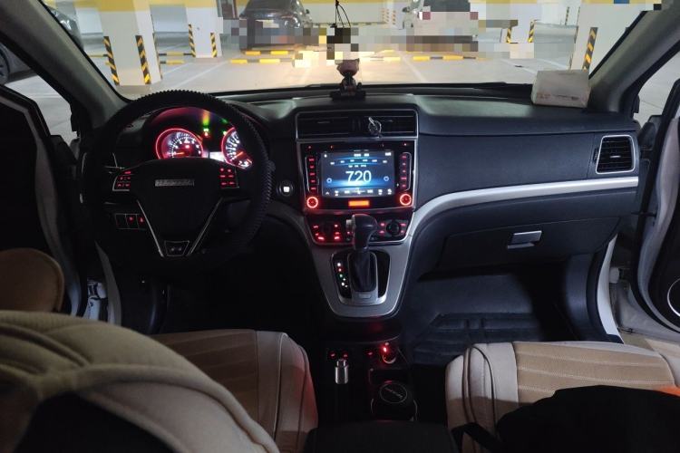 Used Haval H6 2017 Blue Label Sport Edition 1.5T Automatic Two-Wheel Drive Luxury Model Center Console