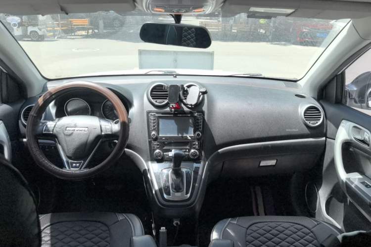 Used Haval H6 2017 Classic Edition 1.5T Automatic Two-Wheel Drive Elite Model Center Console